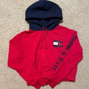 UO Tommy Hilfiger Cropped Hoodie